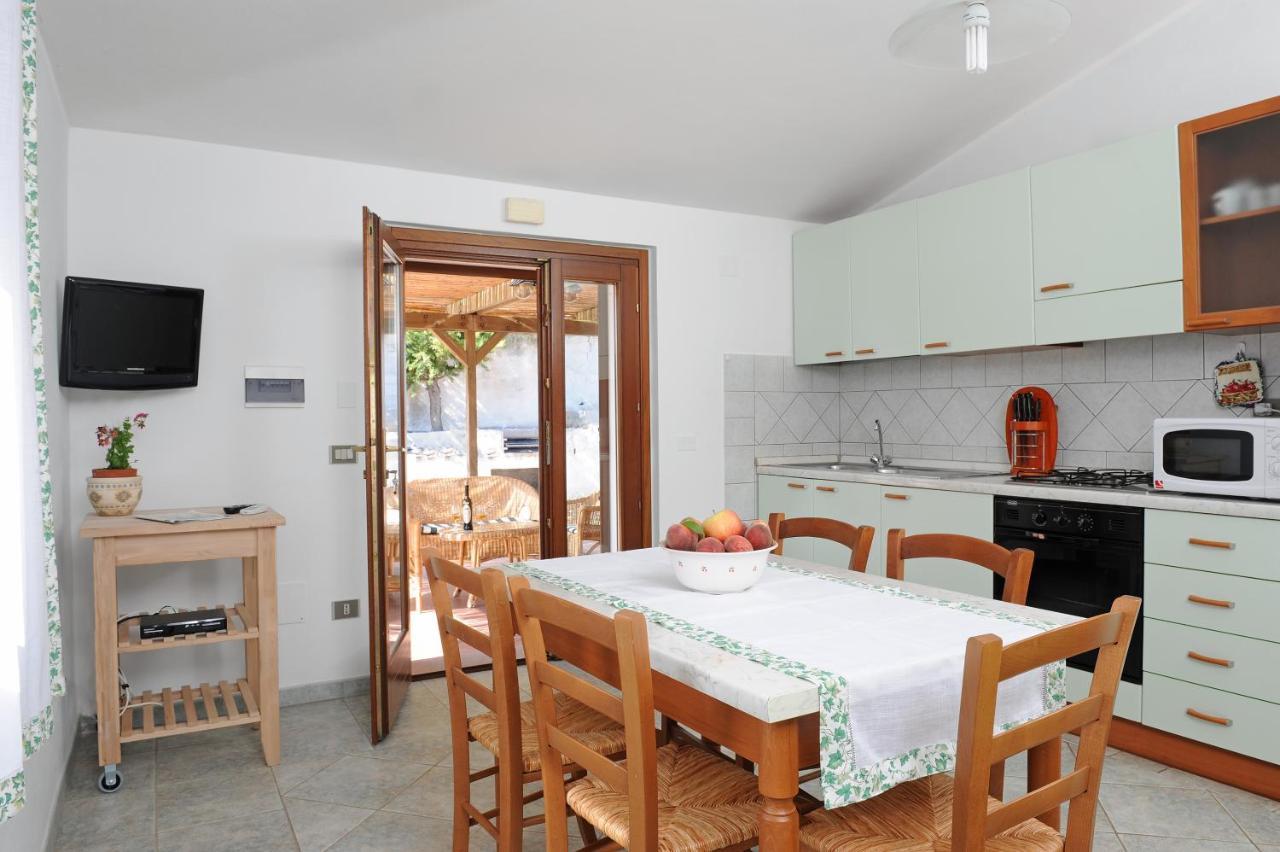 Casa Nel Vigneto Con Vista Mare Apartment Magomadas ภายนอก รูปภาพ